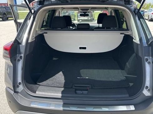 Used 2023 Nissan Rogue SV AWD/4WD image 12