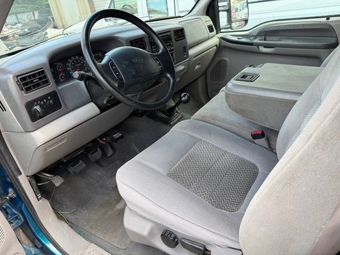 Used 2001 Ford F350 XLT AWD/4WD image 2
