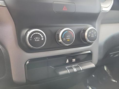 Used 2019 RAM 1500 Big Horn AWD/4WD image 6