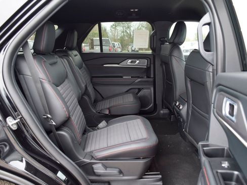 New 2026 Ford Explorer ST-Line w/ ST-Line Street Pack RWD image 24