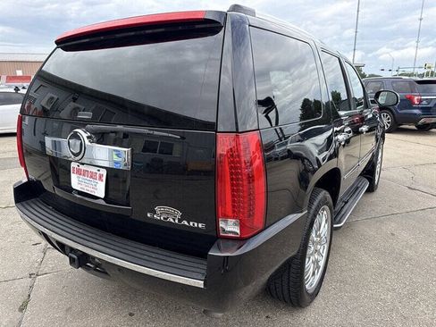 Used 2011 Cadillac Escalade AWD w/ Touring Package image 7