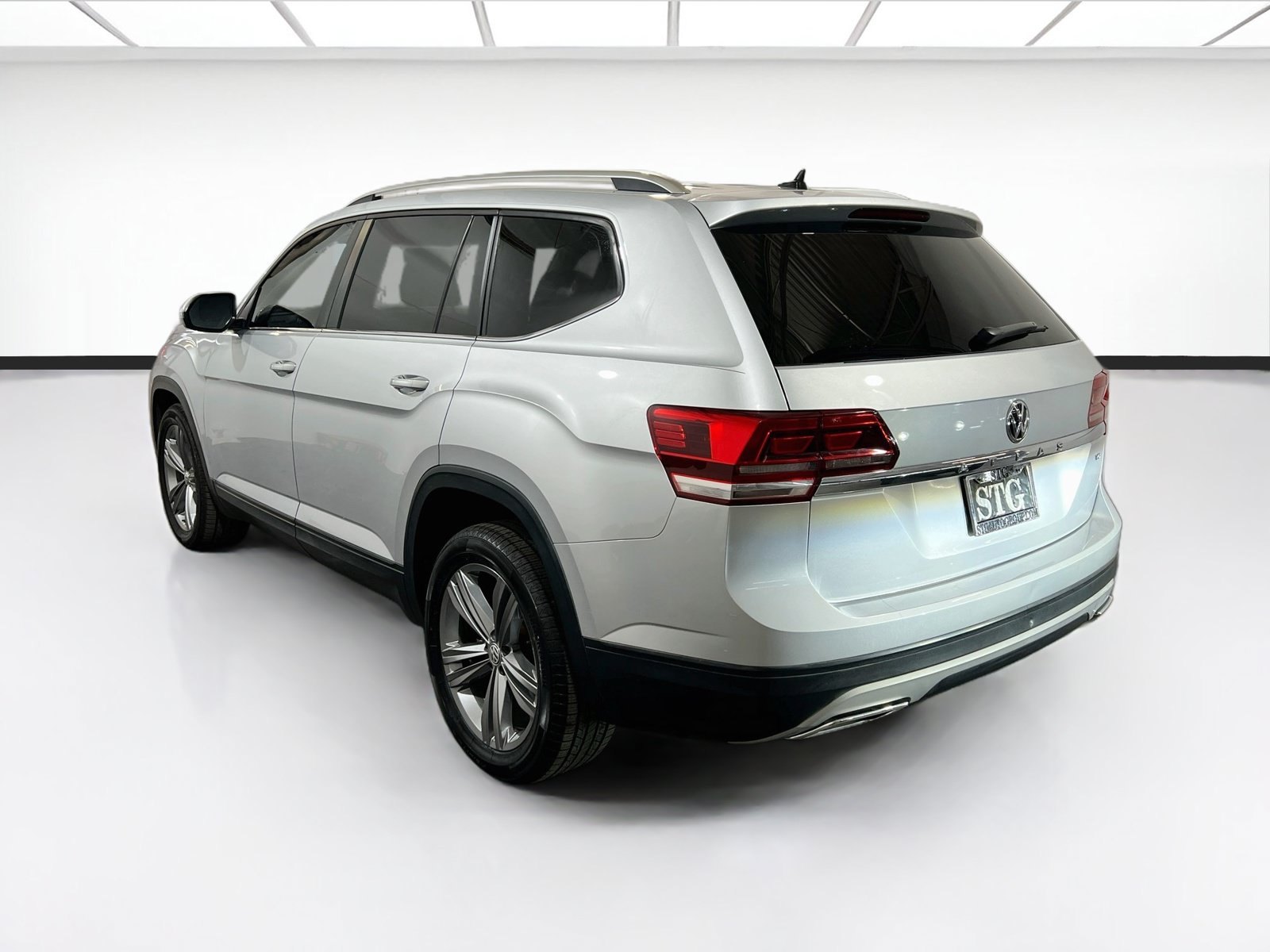 Used 2018 Volkswagen Atlas Launch Edition FWD image 6