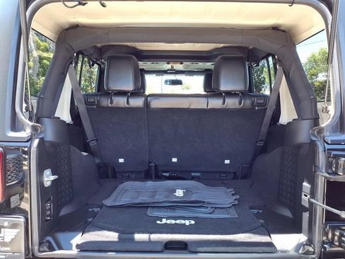 Used 2016 Jeep Wrangler Unlimited Sahara AWD/4WD image 8