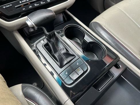 Used 2018 Kia Sedona EX FWD image 19