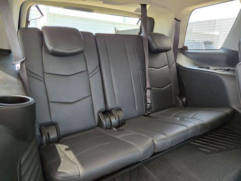 Used 2020 Cadillac Escalade Premium Luxury AWD/4WD image 34