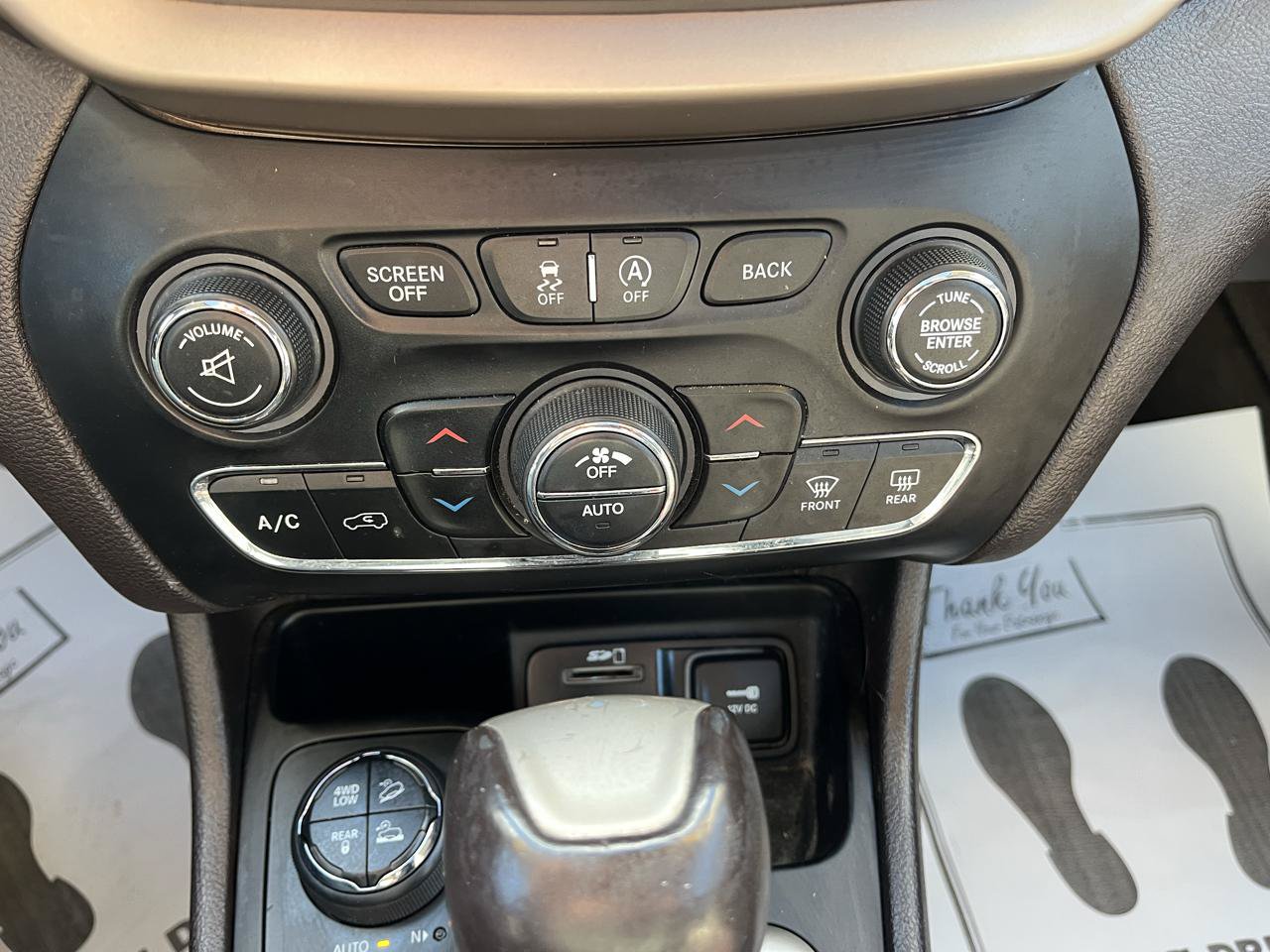 Used 2016 Jeep Cherokee Trailhawk w/ Comfort/Convenience Group AWD/4WD image 11