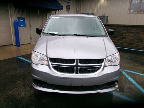 Used 2015 Dodge Grand Caravan SE w/ Quick Order Package 29E SE image 2