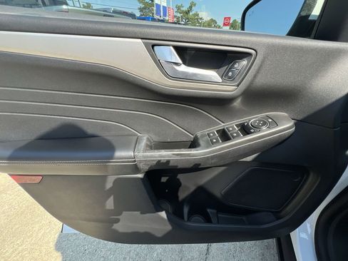 Used 2021 Ford Escape SE image 29