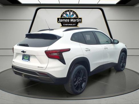 Certified 2024 Chevrolet Trax ACTIV w/ Sunroof Package FWD image 4