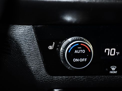 Used 2025 Mitsubishi Outlander SE AWD/4WD image 30