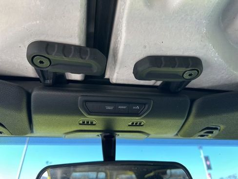 Used 2023 Jeep Wrangler Sport S image 27