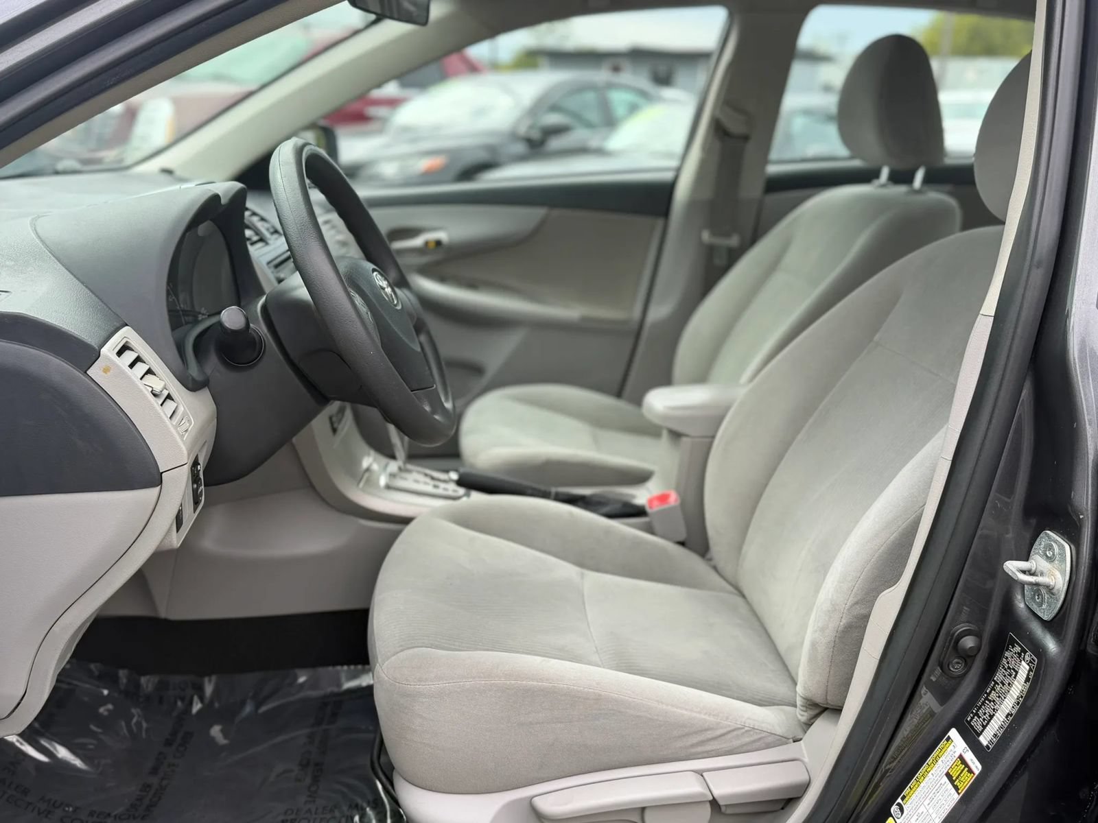 Used 2013 Toyota Corolla LE FWD image 10