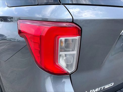 Used 2022 Ford Explorer Limited w/ Equipment Group 301A AWD/4WD image 20