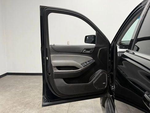 Used 2019 Chevrolet Suburban LT image 13