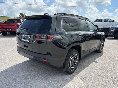 New 2026 Jeep Cherokee Laredo image 6
