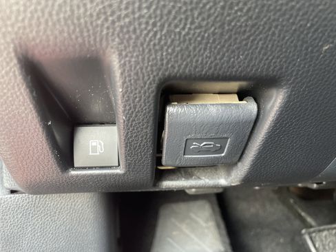 Used 2021 Toyota RAV4 XLE w/ XLE Grade Weather Package image 24