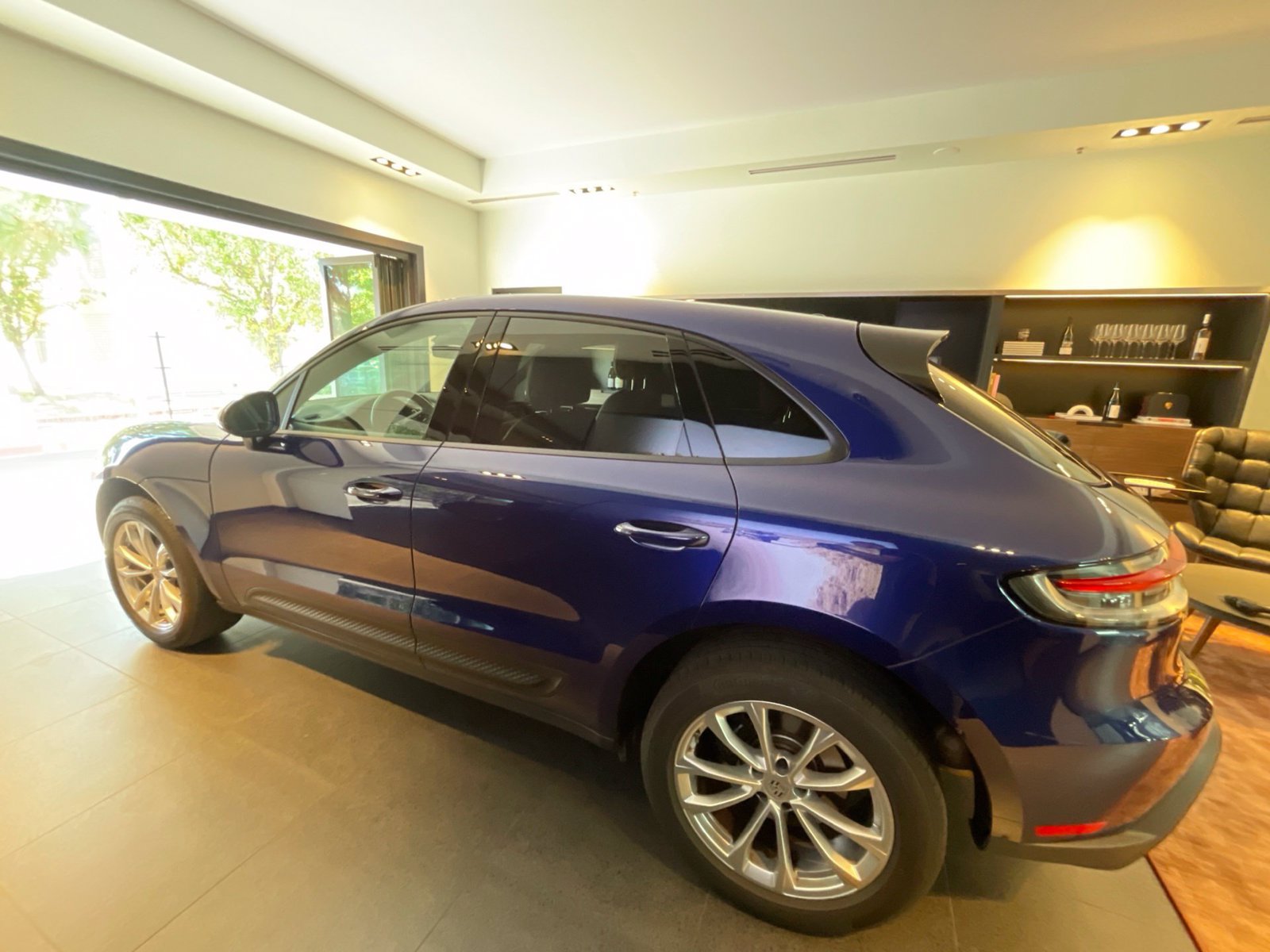 Used 2024 Porsche Macan AWD/4WD image 6