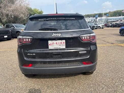 Used 2019 Jeep Compass Latitude AWD/4WD image 5