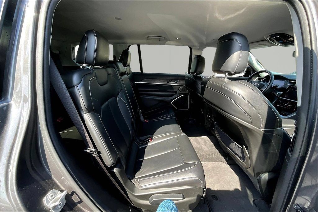 Used 2021 Jeep Grand Cherokee L Limited RWD image 24