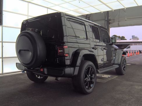 Used 2022 Jeep Wrangler Unlimited Sahara image 2