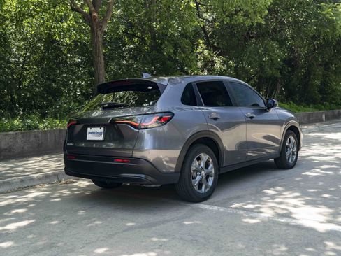 Certified 2026 Honda HR-V LX image 9