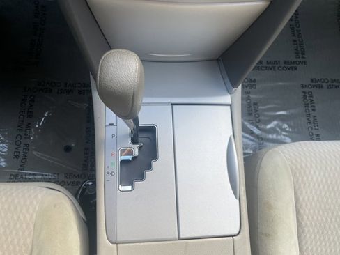 Used 2011 Toyota Camry LE FWD image 18