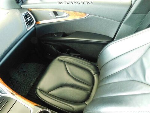 Used 2019 Lincoln Nautilus Select image 16