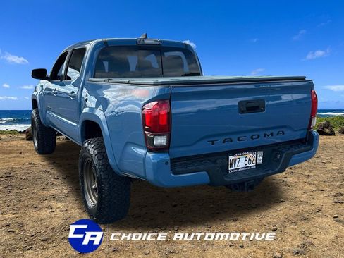 Used 2019 Toyota Tacoma TRD Sport AWD/4WD image 5