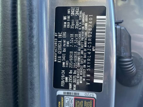 Used 2024 Kia Sorento S FWD image 31