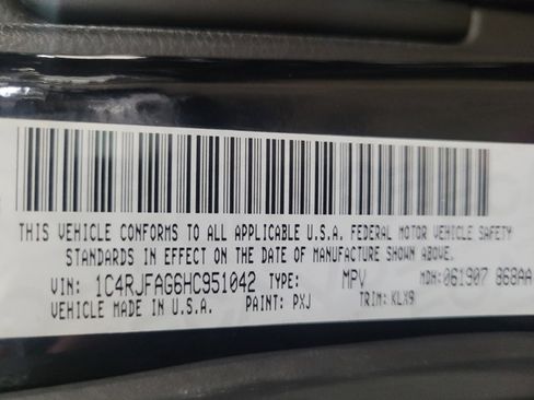 Used 2017 Jeep Grand Cherokee Altitude AWD/4WD image 33