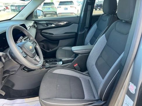 Used 2025 Chevrolet TrailBlazer LT image 12