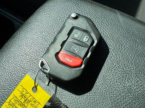 Used 2022 Jeep Wrangler Unlimited Sport AWD/4WD image 33