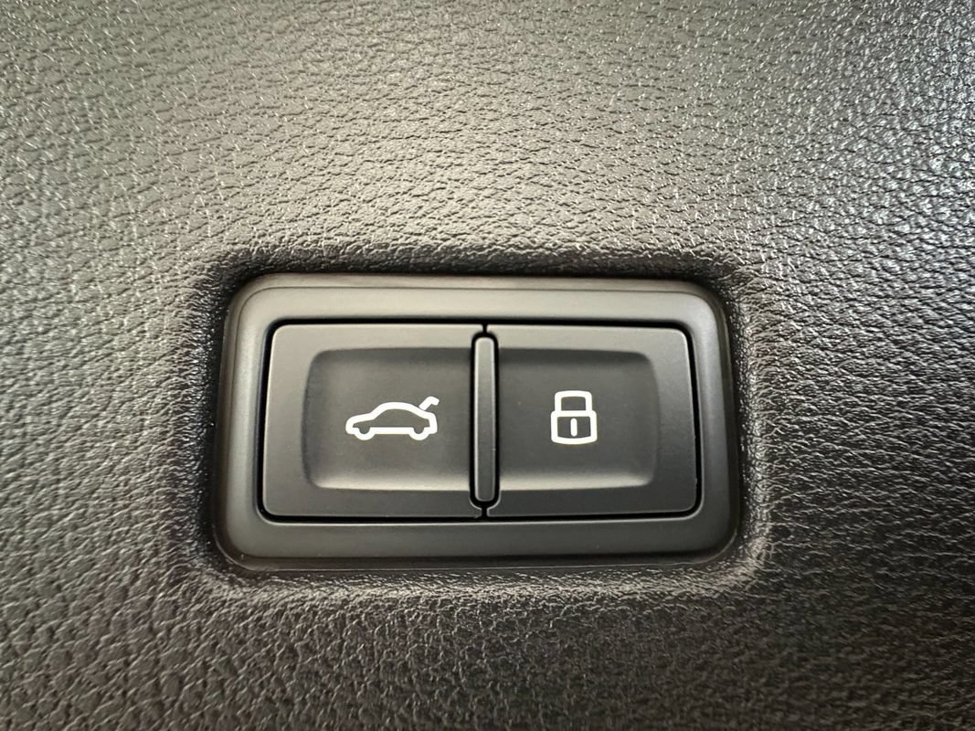 Used 2026 Audi SQ8 Prestige AWD/4WD image 49