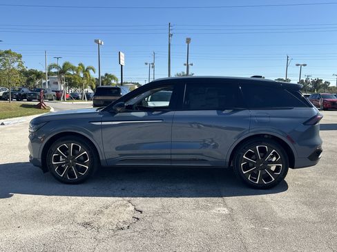 New 2026 Lincoln Nautilus Reserve image 9