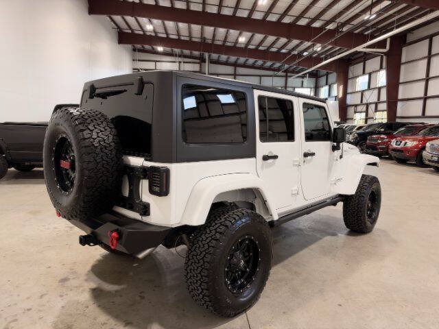 Used 2015 Jeep Wrangler Unlimited Rubicon w/ Connectivity Group AWD/4WD image 6