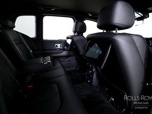 Used 2026 Rolls-Royce Cullinan AWD/4WD image 31