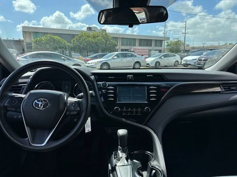 Used 2019 Toyota Camry LE FWD image 14