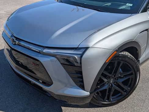 Used 2025 Chevrolet Blazer EV RS FWD image 13