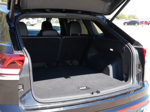 Used 2025 Volkswagen Atlas Cross Sport SE image 22