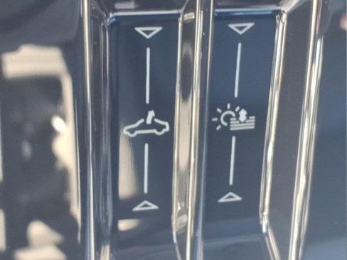 New 2026 Volkswagen Tiguan SE R-Line image 23