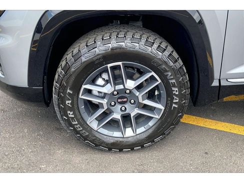 Used 2026 GMC Terrain AT4 w/ Convenience Package III AWD/4WD image 10