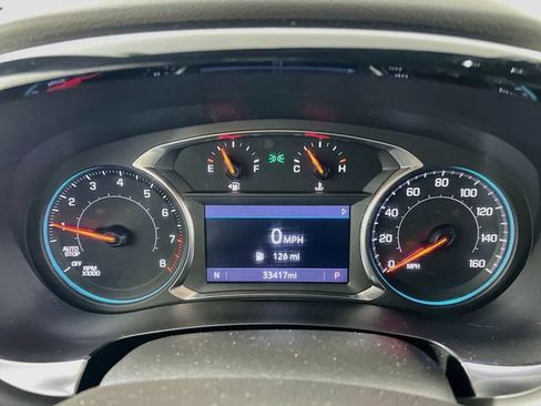 Used 2022 Chevrolet Traverse LT FWD image 14