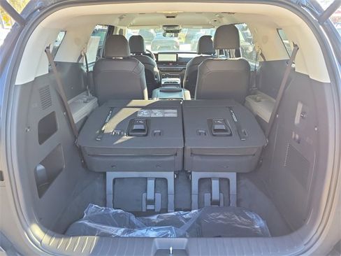 New 2026 Kia Carnival EX image 14