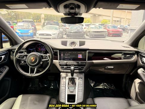 Used 2020 Porsche Macan AWD/4WD image 38