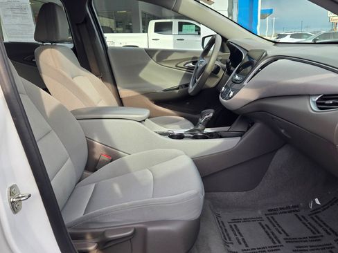 Used 2022 Chevrolet Malibu LT image 6