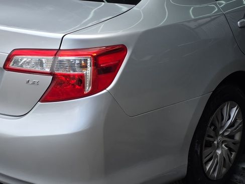 Used 2012 Toyota Camry LE image 31