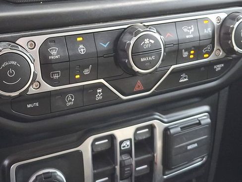 Used 2022 Jeep Gladiator Sport AWD/4WD image 25