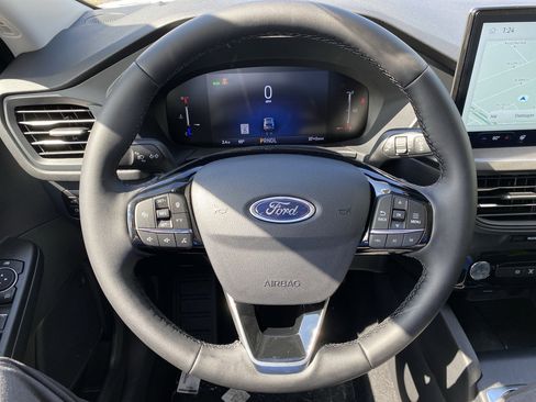New 2025 Ford Escape SE w/ Class II Trailer Tow Package FWD image 19