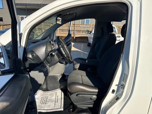Used 2015 Chevrolet City Express LT w/ Technology Package image 23