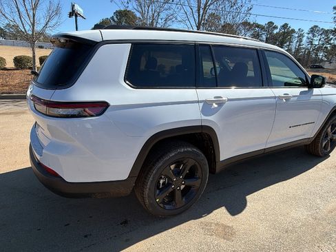 New 2026 Jeep Grand Cherokee L Limited image 8